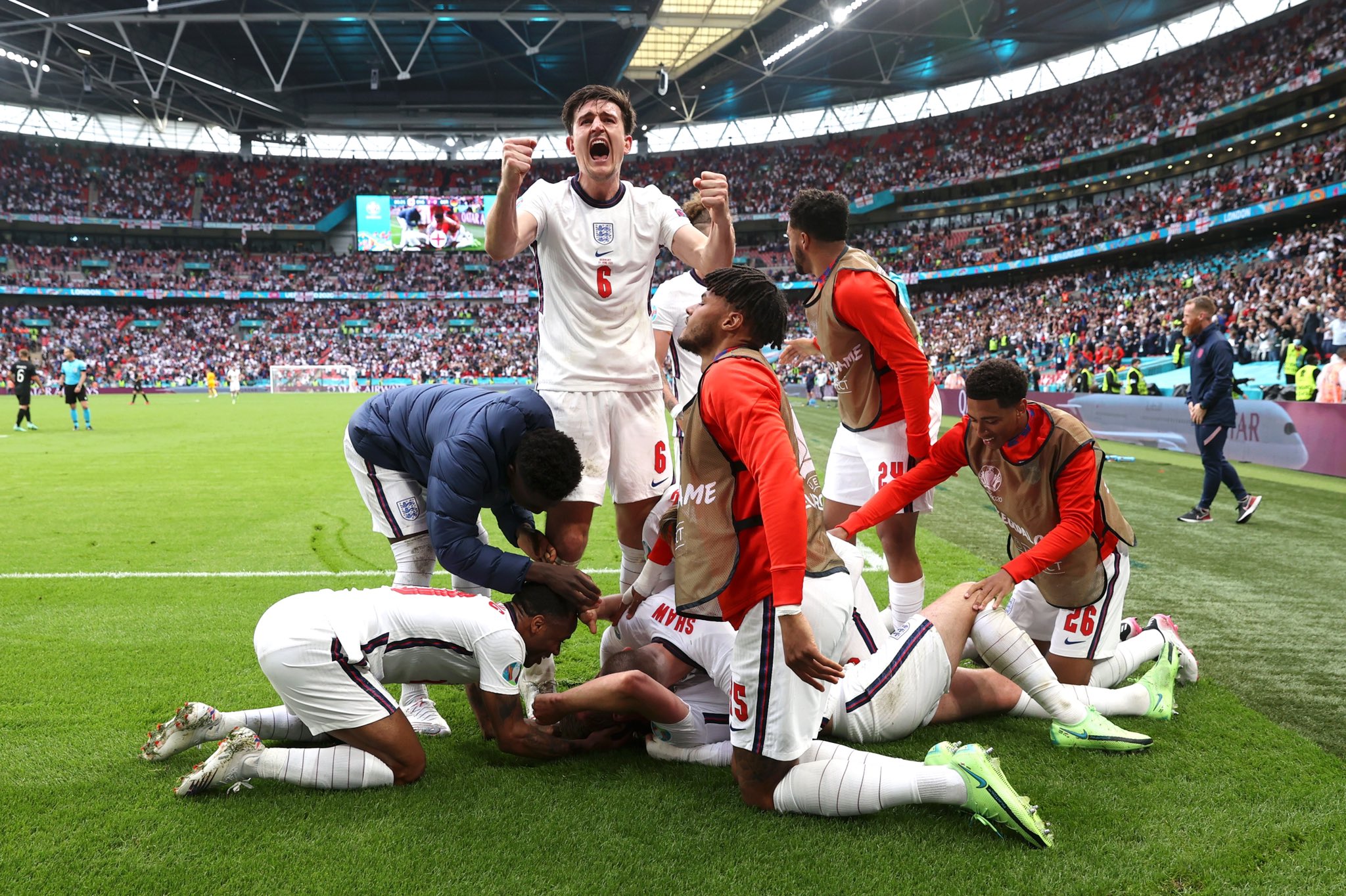 England celebrate massive victory over Germany | Euro 2020